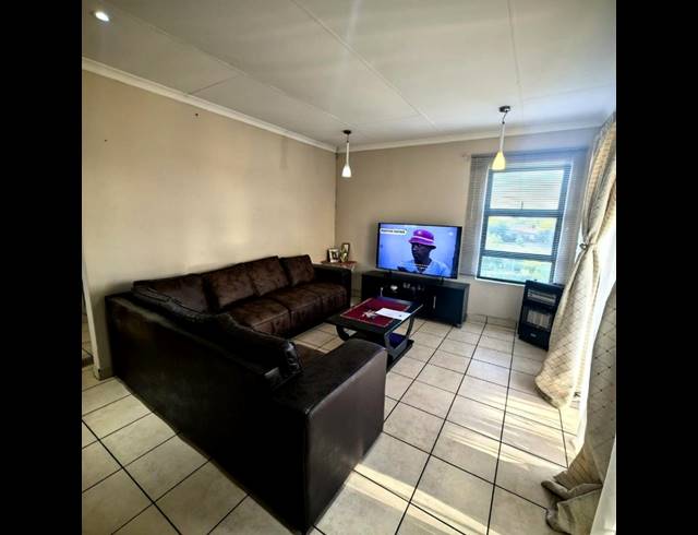 2 BEDROOM APARTMENT FOR SALE IN EIKE PARK